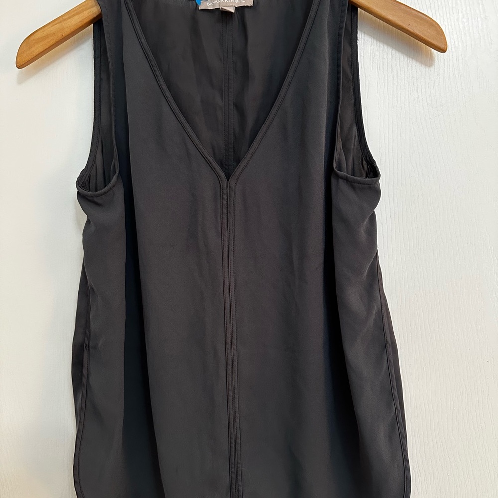 Banana Republic Gray Fitted Sleeveless Tank Top
